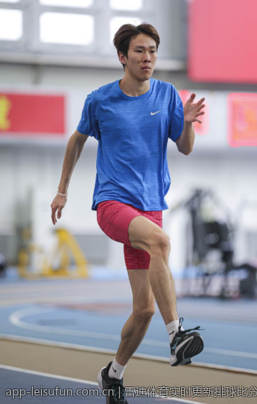 雷速体育实时更新排球比分资讯